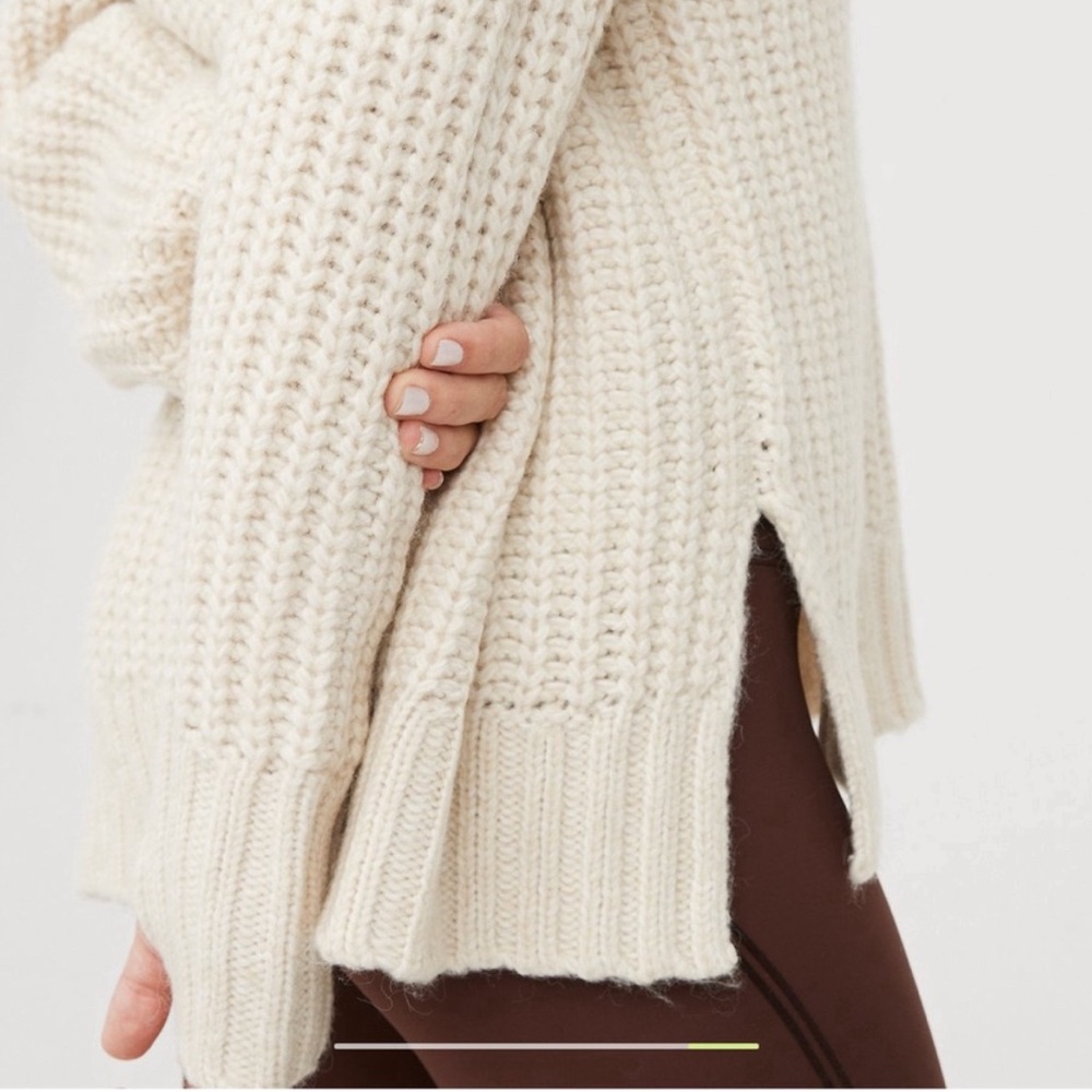NWT OFFLINE BY AERIE BUNDLE UP SWEATER SIZE M - Picture 2 of 11